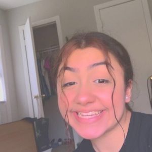 Meet your Posher, Isabel